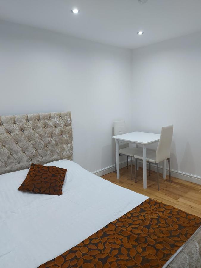 Apartment & Rooms In London Croydon Exterior foto